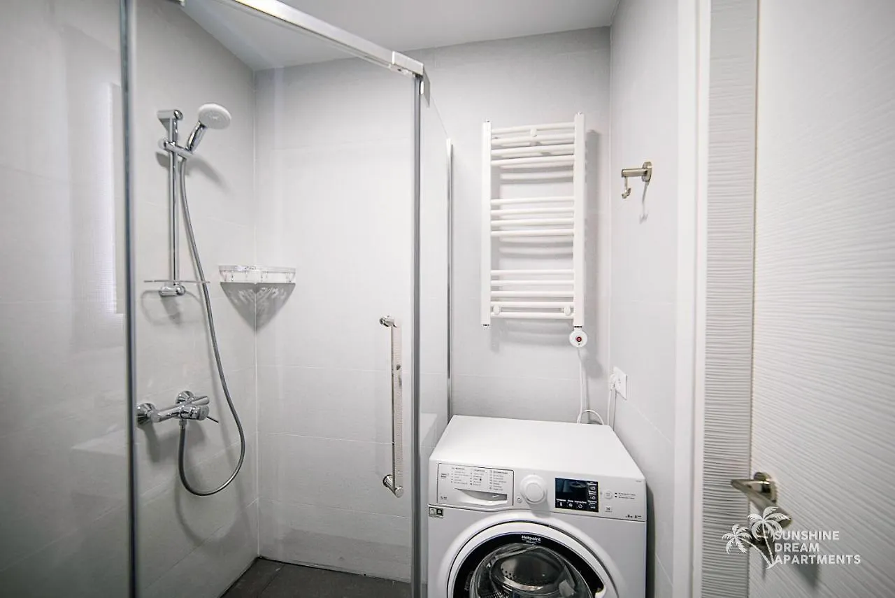 Sunshine Apartments Orbi Beach Tower 巴统